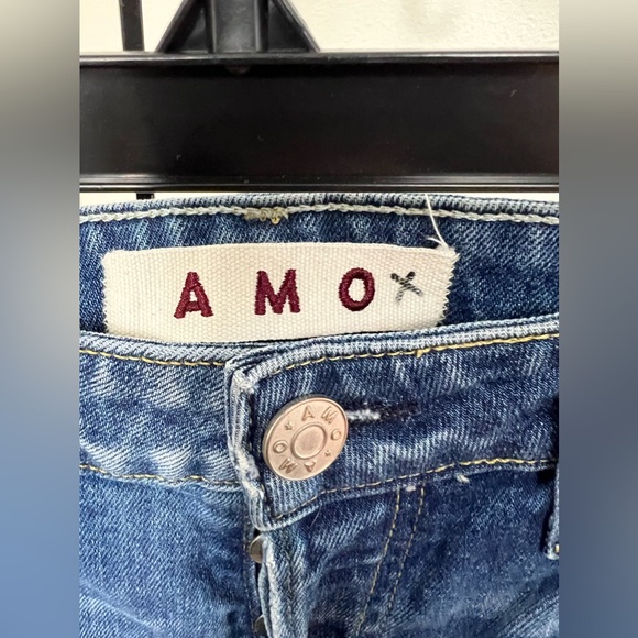 AMO babe old school Pinstripe denim. Distressed ankle. - Picture 3 of 5